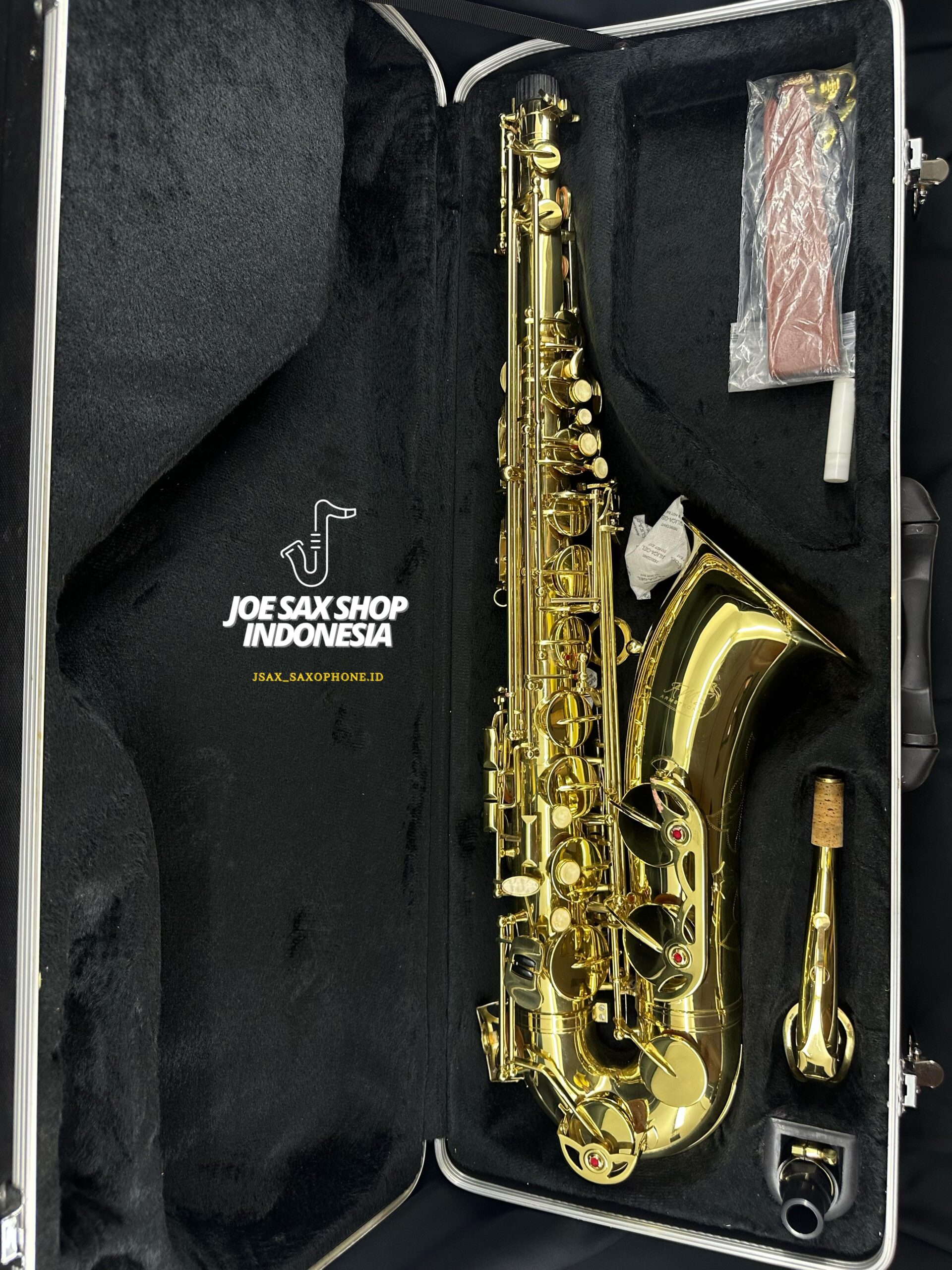 Tenor Saxophone Armstrong Gold