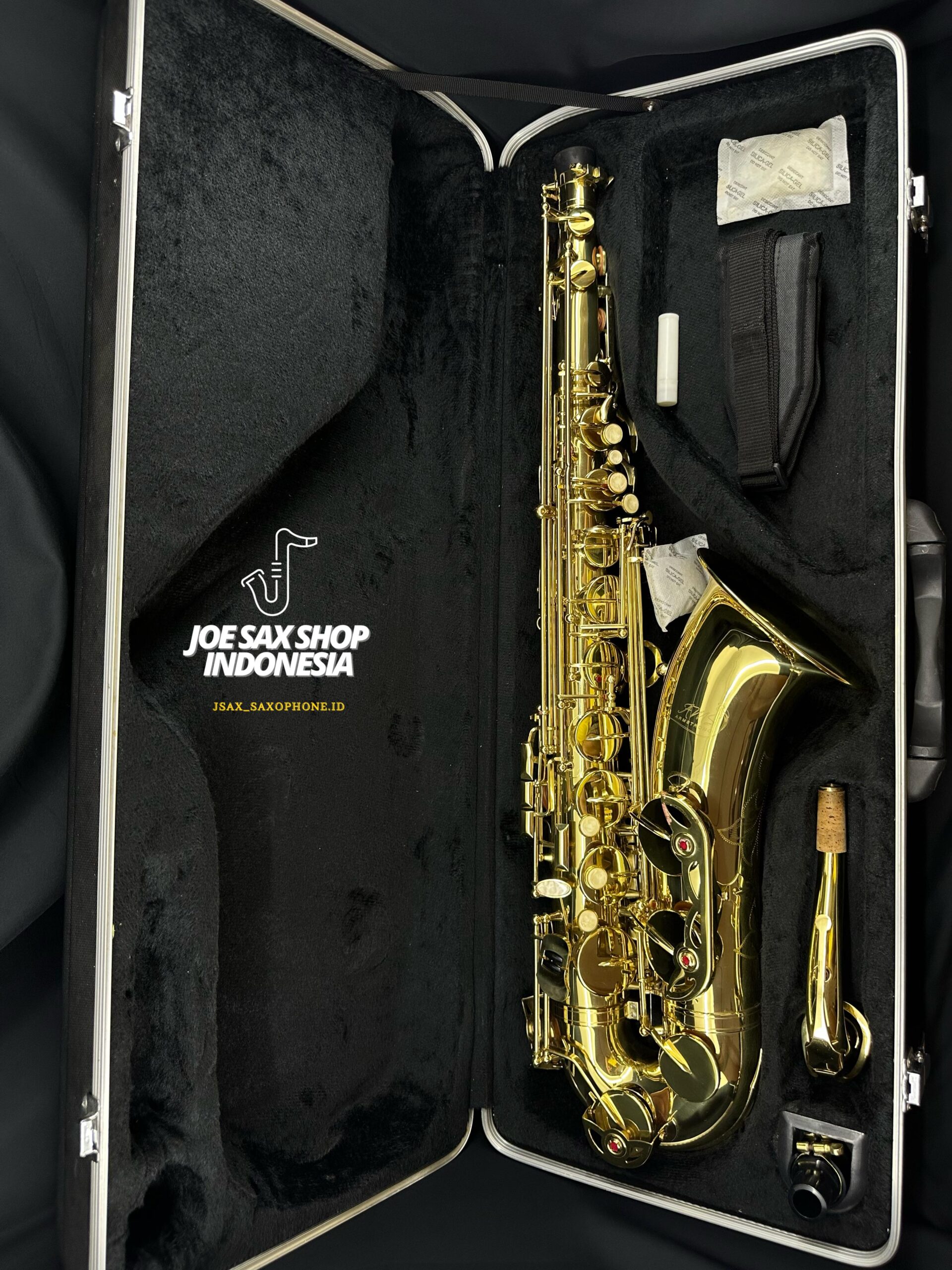 Tenor Saxophone Armstrong Gold
